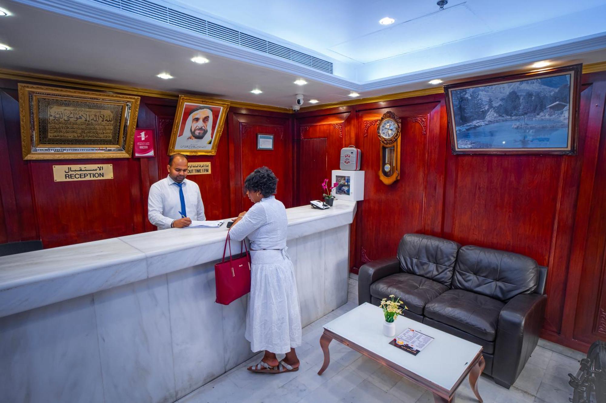 Al Karnak Hotel دبي المظهر الخارجي الصورة